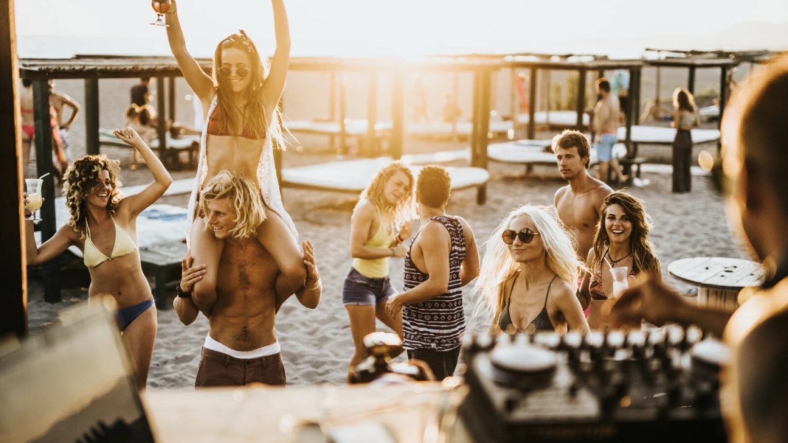 Reiseziele für junge Leute Günstige Urlaubsziele für Jung und pleite