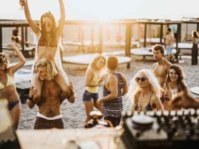 Reiseziele für junge Leute Günstige Urlaubsziele für Jung und pleite